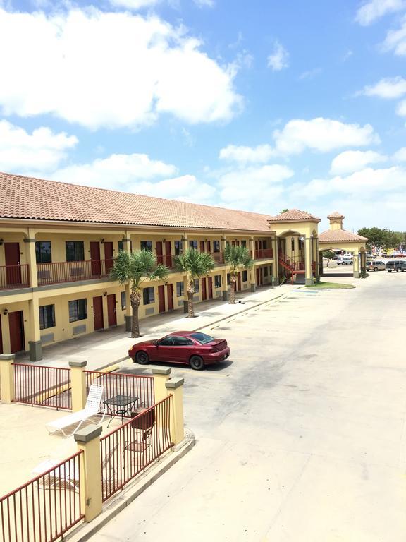 Boca Chica Inn And Suites Brownsville Extérieur photo