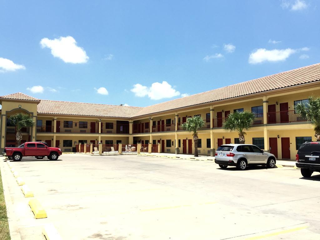 Boca Chica Inn And Suites Brownsville Extérieur photo